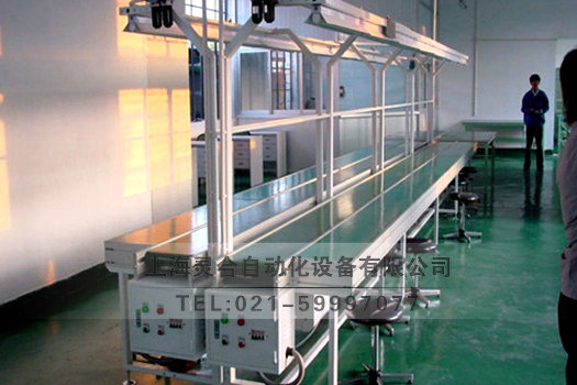 帶燈架加雙邊工作臺皮帶輸送機(jī)