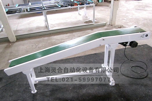 小型爬坡皮帶機